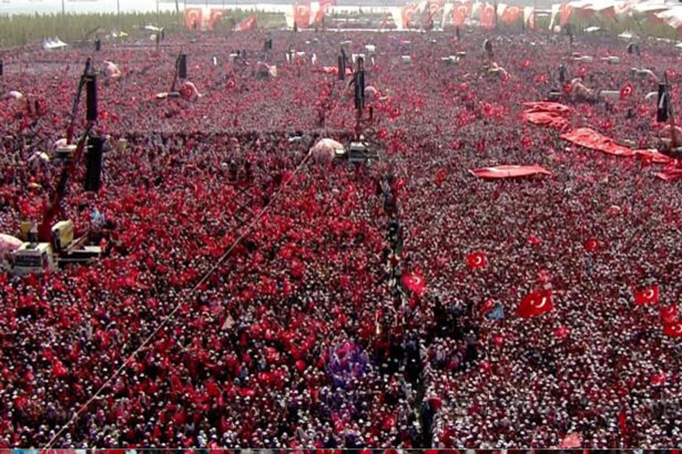 Liderler Yanikapı Meydanı’na geldi Liderler Yanikapı Meydanı’na geldi